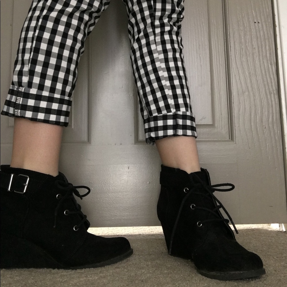 Shoes - Picture 2 of 3